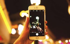 Adobe ने iPhone के लिए लॉन्च किया मुफ्त में SLR जैसा पावरफुल फोटो ऐप – जानें कैसे!