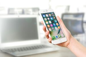 Apple पर ब्रसेल्स का दबाव! App Store को लेकर आखिरी वक्त की बातचीत, जुर्माने से बचने की कोशिश