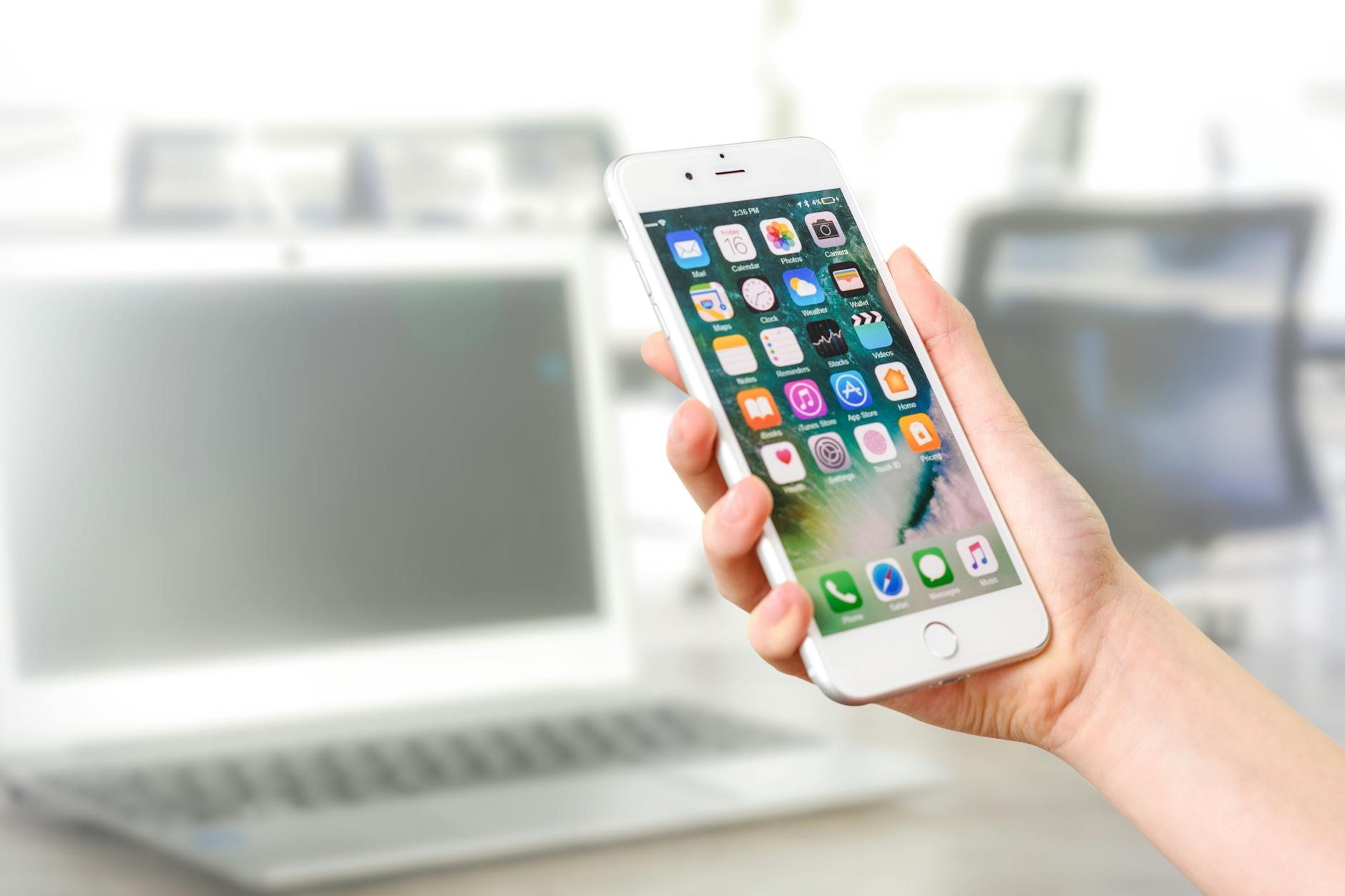apple last minute app store negotiations brussels fines 20250623140257744269