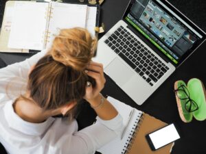 बिजनेस स्कूल डिबेट्स: क्या ये आपके करियर को बना या बिगाड़ सकती हैं?
