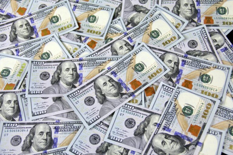 रवींद्रनाथ टैगोर की 100 साल पुरानी चिट्ठी 5.9 करोड़ में नीलाम – ऐतिहासिक रिकॉर्ड!