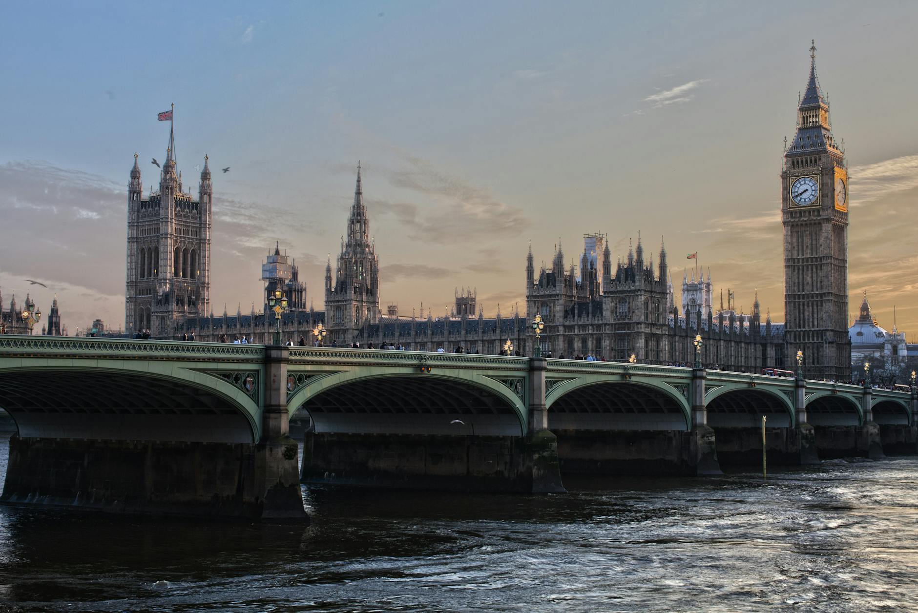 uk government invests 500m quantum computing 20250623145308763524